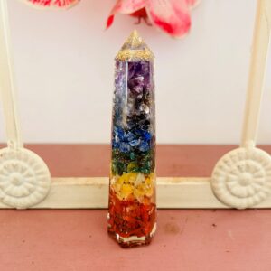Obélisque en orgonite et pierres des 7chakras 12 cm Boutique La Porte des Secrets