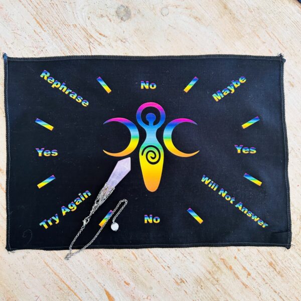 Tapis pendulaire déesse de la lune multicolore en coton noir 33 cm - Boutique La Porte des Secrets