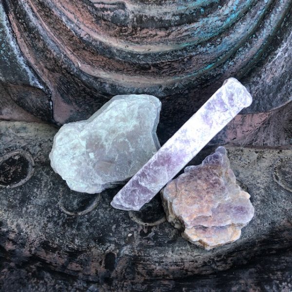 Pierre lépidolite brute - boutique La Porte des Secrets