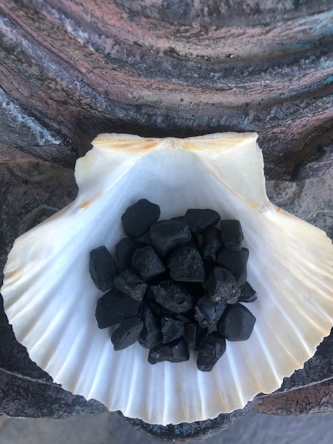 SPINELLE noire brute de Birmanie ou Afghanistan