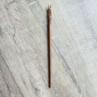 Baguette magique hibou en bois - chouette 1.2 cm, sculptée à la main, longueur baguette 24.8 cm - poids 9-10 grammes - Boutique ésotérique La Porte des Secrets