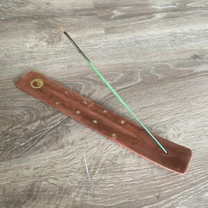 Porte encens bois et motifs dorés Artisanat du monde boutique La Porte des Secrets