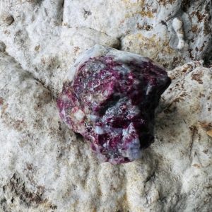 RUBELITE brute de Madagascar