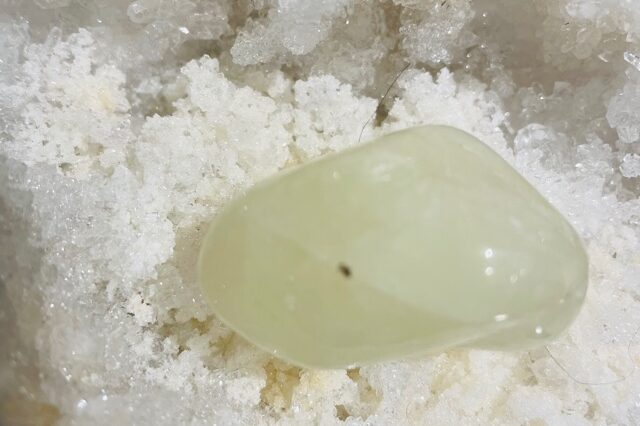 Quartz souffre pierre roulée