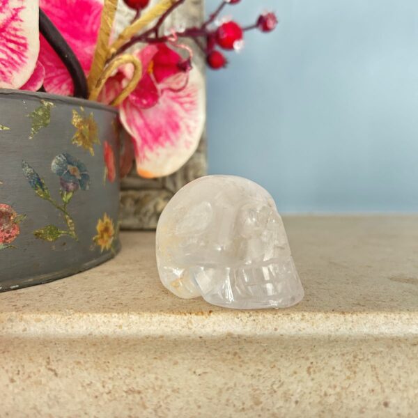 Crâne de cristal de roche Mexique fait à la main 5 cm - boutique minéraux du monde La Porte des Secrets