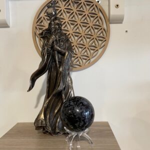 Sphère Merlinite 8 cm - Pierre de Merlin l'enchanteur - 243 gr - Boutique de minéraux La Porte des Secrets