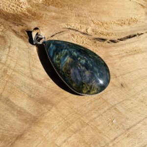 Pendentif obsidienne MANTO-HUICHOL