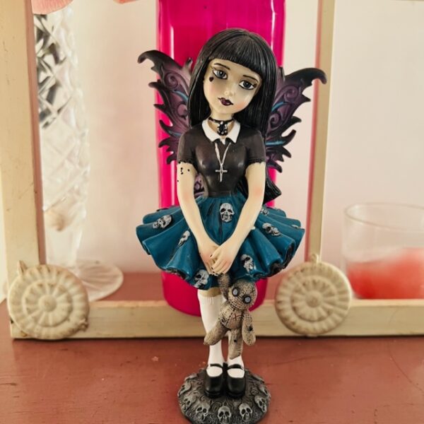 Fée ourson - gamme Little Shadows - figurine incontournable pour les connaisseurs de dark fantasy - Boutique La Porte des Secrets -