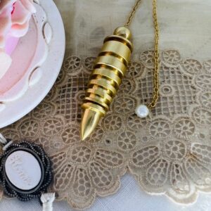 Pendule Maät Egyptien métal doré à l'or fin - Boutique La Porte des Secrets