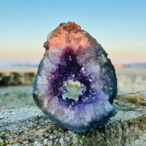 Géode d'Améthyste d'Uruguay qualité extra - Boutique de minéraux La Porte des Secrets