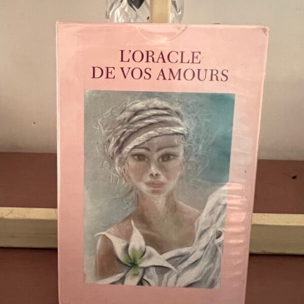 L'oracle des vos Amours - Elles sont des messages qui redonneront confiance en soi, aideront à rectifier les erreurs de comportement, ouvriront des portes de lumière et de bonheur, favoriseront l'harmonie et l'entente avec les êtres chers. 28 cartes illustrées + notice 64 pages - Boutique ésotérique La Porte des Secrets