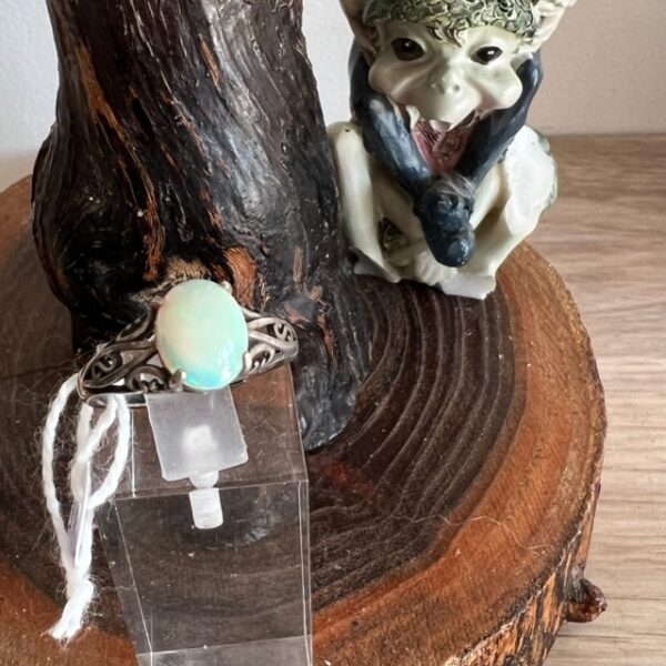 Bague Opale noble blanche reflets vert et bleu d'Australie sur argent 925 - Taille réglable - Boutique La Porte des Secrets