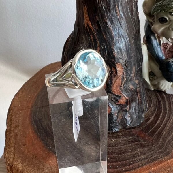 Bague Topaze bleue véritable sur argent massif - Boutique La Porte des Secrets