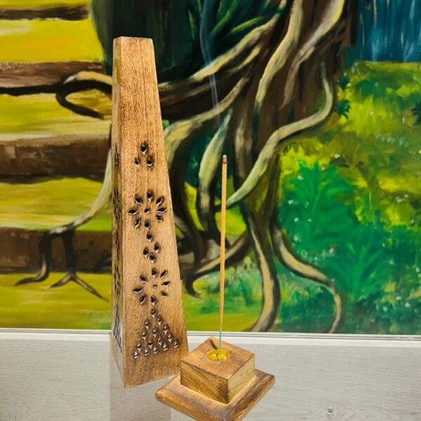 Porte encens tour en bois naturel pour cônes et bâtons - Boutique ésotérique La Porte des Secrets