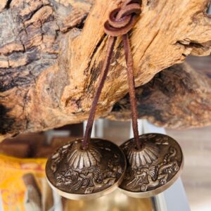 Cymbales gravées dragons laiton 5.8 cm