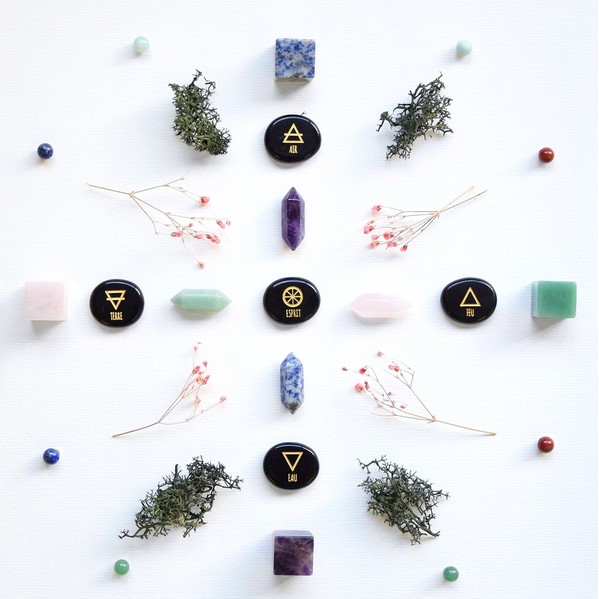 Galet 5 éléments pour se connecter à l'univers - Obsidienne noire - Boutique La Porte des Secrets