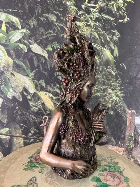 Buste de GAÏA artisanl Nemesis Snow - statue profil droit- 26cm, 1.139kg - Boutique ésotérique La Porte des Secrets