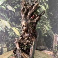 CAÏA stautue artisanal Nemesis Snow - vue de profil gauche - 26cm - Boutique La Porte des Secrets