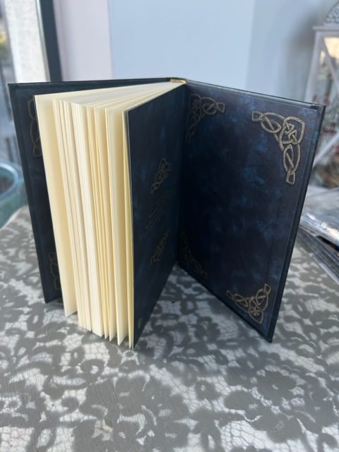 Grimoire loup sauvage, pages vierge - Boutique La Porte des Secrets