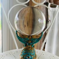 Boule de cristal K9 150mm sur base en cristal de verre K9 avec une clarté optique très élevée boutique La Porte des Secrets