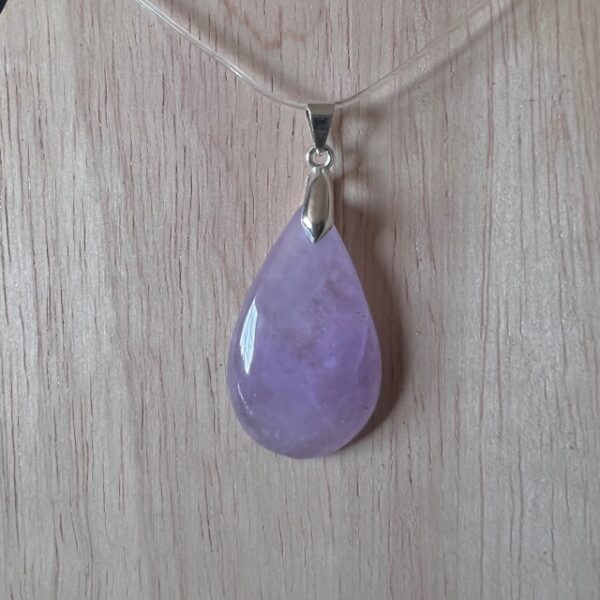 Pendentif en Améthyste de Bolivie forme ovale 4 cm - Boutique La Porte des Secrets