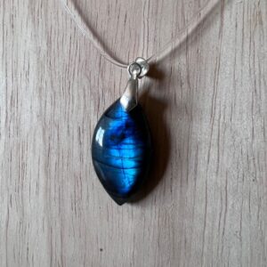 Labradorite extra de Madagascar - Pendentif forme goutte 3.5cm - Boutique La Porte des Secrets