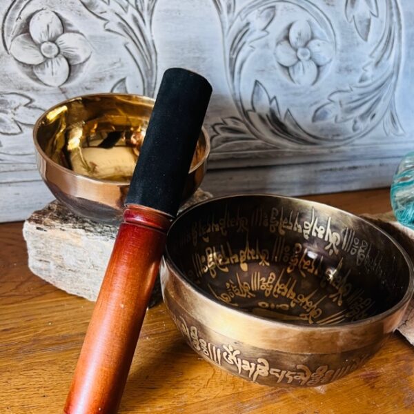 Bâton en bois pour bol chantant tibétain, peau de chamois noir 18.5 cm Boutique ésotérique La Porte des Secrets