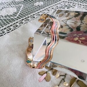 Bracelet cuivre thérapeutique forma vague - 3 métaux : cuivre, plaqué or et argent composé de 2 aimants, marque Omsaé - Boutique ésotérique La porte des Secrets