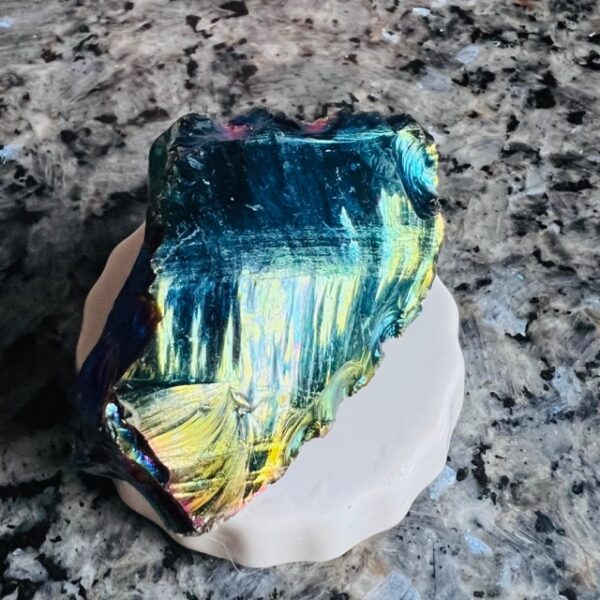 Obsidienne Aura Titane arc en ciel 8cm - Boutique de pierres La Porte des Secrets