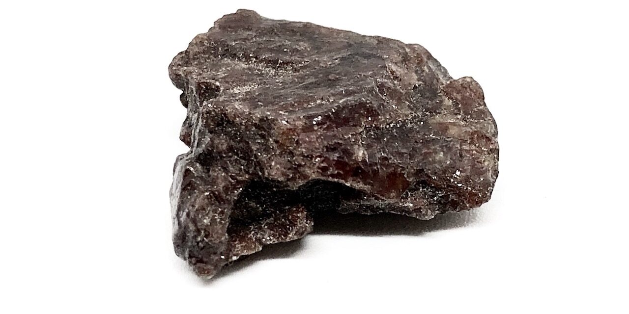 Zircon (appelé aussi Hyacinthe) -pierre brute entre 1.5 et 2cm - Boutique de pierre et minéraux La Porte des Secrets