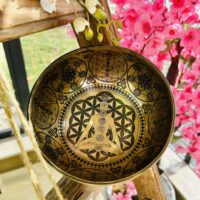 Bol chantant tibétain Médecine gravures Fleur de Vie et chakras, 15.5 cm - Bol chantant tibétain Médecine gravures Fleur de Vie et chakras, 15.5 cm - Boutique La Porte des Secrets