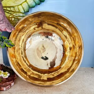 Bol Chantant Tibétain Shanti Bowl artisanal couleur or 17 cm boutique ésotérique La Porte des Secrets