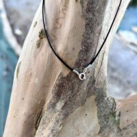 Cordon noir avec fermoir 42 cm - Boutique La Porte des Secrets