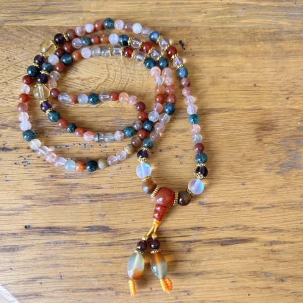 Mala 108 perles en AGATE mixtes de 6 mm et 8 mm, livré dans une jolie pochette. Boutique La Porte des Secrets