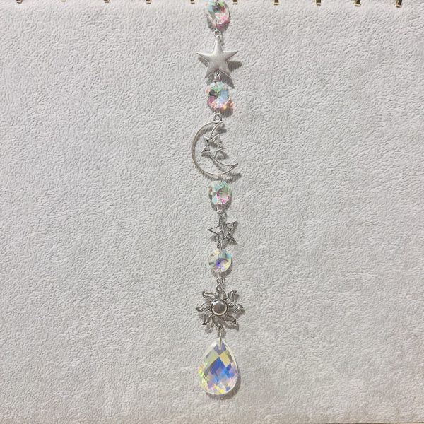 Capteur de soleil Céleste, suspension Feng Shui étoiles, lune, soleil et cristaux arc en ciel - Boutique La Porte des Secrets