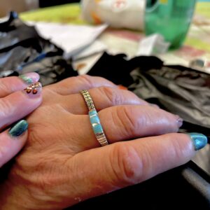 Bague temporelle en Larimar extra sur argent - Bague fine très féminine - Boutique de pierres La Porte des Secrets