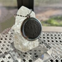 Talisman Quantum pendant Bio science, énergie scalaire quantique, médaillon pierre de lave noire et acier - Boutique La Porte des Secrets