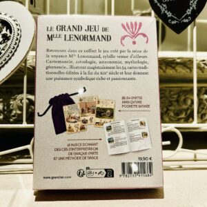 Le jeu traditionnel de 54 cartes & notice en coffret avec une pochette satin en cadeau pour la protection du jeu., 54 cartes traditionnelles - Boutique La Porte des Secrets