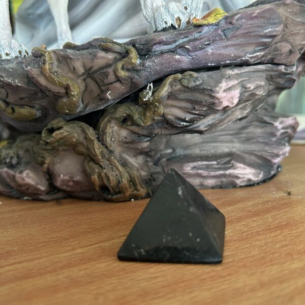 Pyramide Tourmaline noire Brésil 3 cm - Boutique La Porte des Secrets