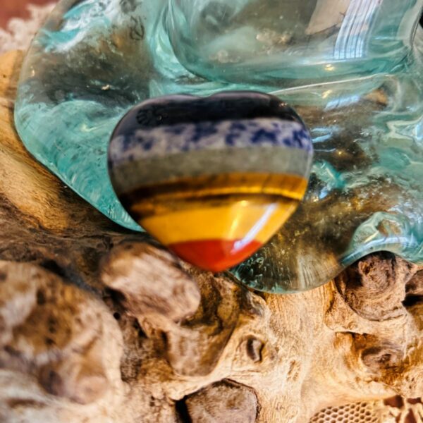 Coeur 7 chakras en pierre naturelle 5 cm - Boutique La Porte des Secrets