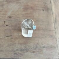 bague aigue marine bleue brute taille ajustable Mozambique, pierre 1.8 cm boutique de lithothérapie La Porte des Secrets