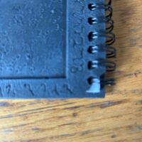 Photo angle du défaut du grimoire pentacle Boutique La Porte des Secrets