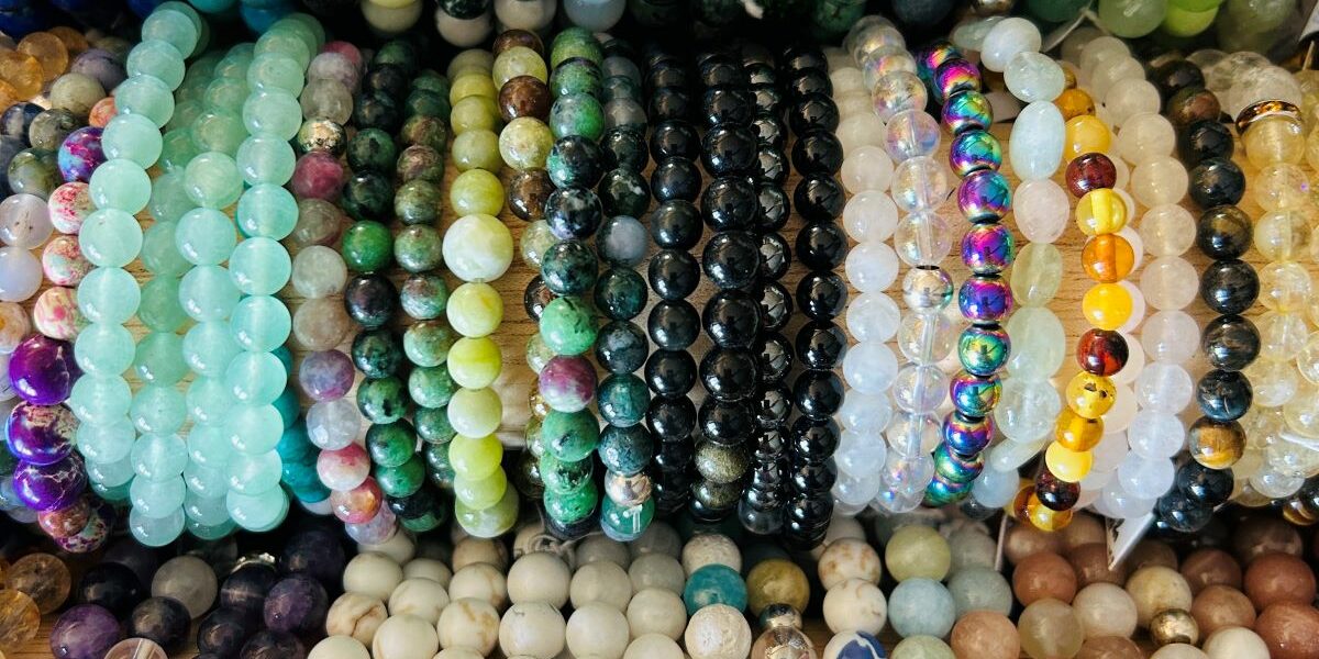 Bracelets en pierres naturelles haute quaklité de la Boutique de Lithothérapie de la Porte des Secrets