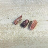 Cyanite Rose Brésil - pierre brute 5 gr - boutique de pierres La Porte s des Secrets