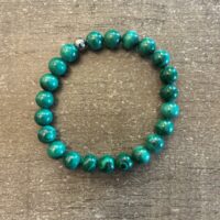 Bracelet élastique en Malachite du Congo perles 8mm, fait main - 1 perle 7mm d'argent - Boutique La Porte des Secrets