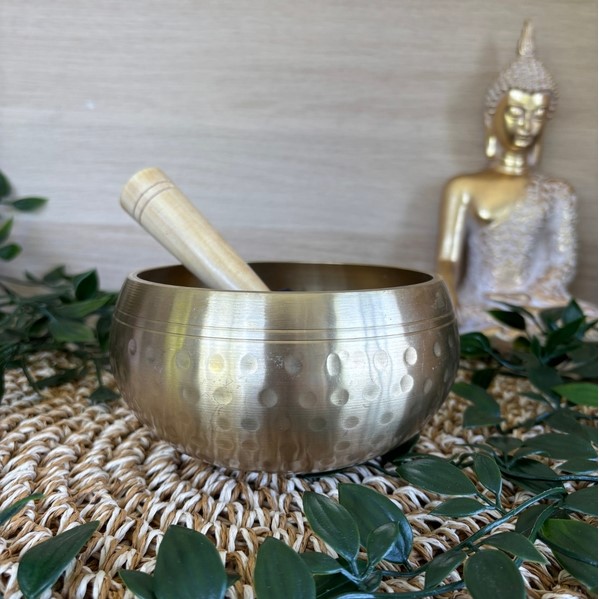 Bol Tibétain 11 cm -Bol chantant en laiton martelé finition doré, poids environ 0,699 kg - Boutique ésotérique La Porte des Secrets
