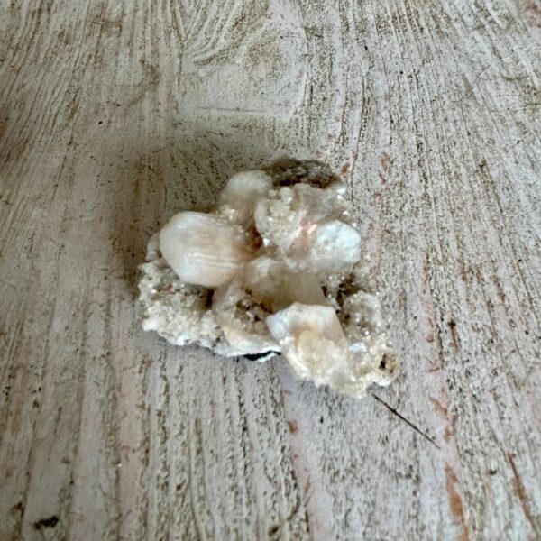 Apophyllite en provenance d'Inde, pierre des médiums - Boutique La Porte des Secrets