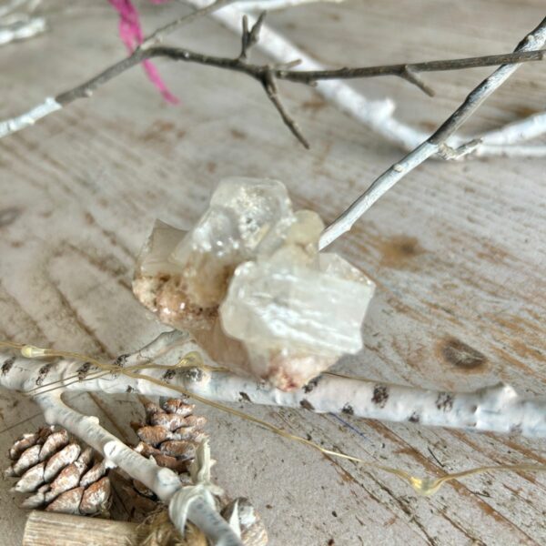 Apophyllite d'inde. Pierre de cristaux brut - Boutique La Porte des Secrets