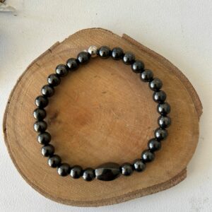 Bracelet en Hématite magnétique naturelle - perles 6 mm et 1 perle forme libre - Boutique minéraux du monde et lithothérapie La Porte des Secrets