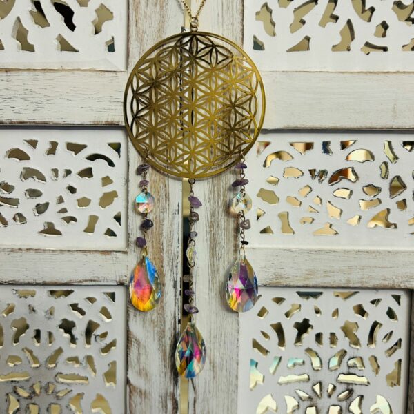 Attrape soleil grande fleur de vie, améthystes et cristaux arc en ciel - Boutique ésotérique La Porte des Secrets